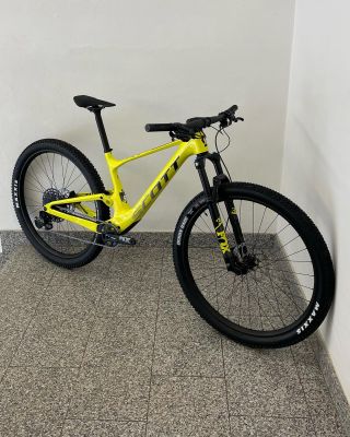 Nový SCOTT Spark RC Comp Yellow 2022 🔥 #scottbikes #scottspark #scottsparkrc #noshortcuts #cyklistika #bicykel #bicykle...